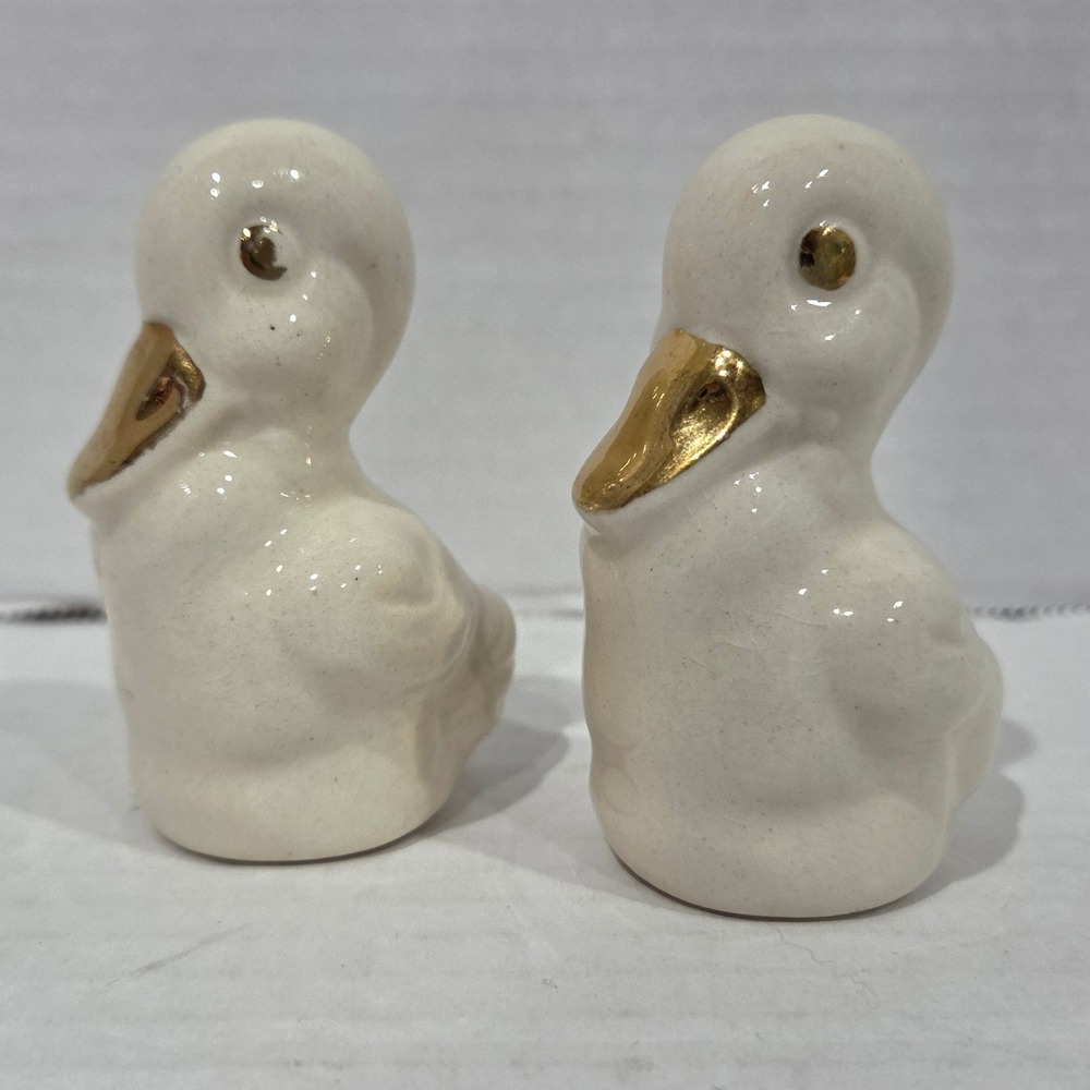 Vintage Ceramic Duck Salt and Pepper Shakers White Gold Beak Set of 2 Figurine